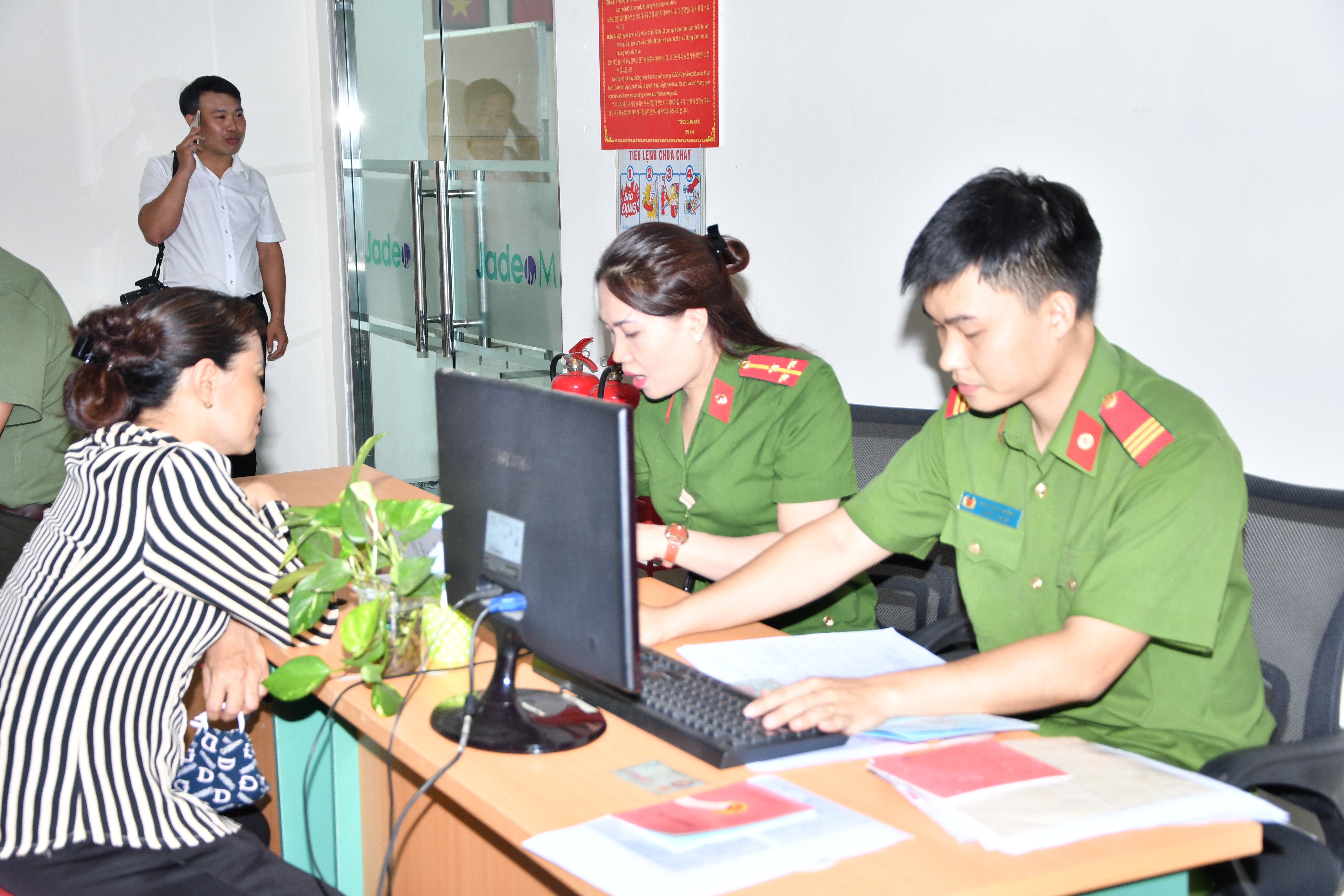 “Tìm hiểu Luật Cư trú năm 2020” Quy định về hồ sơ, thủ tục đăng ký, gia hạn tạm trú